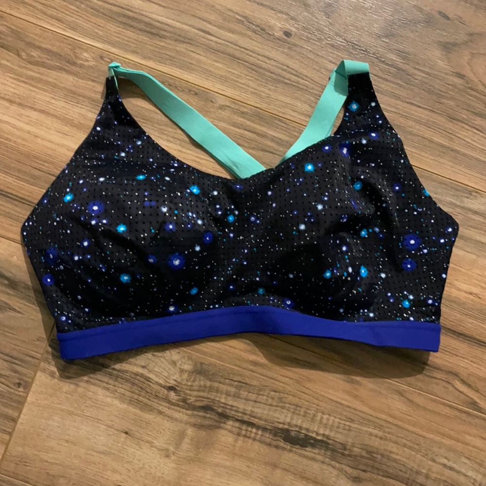 NWOT Victoria secret sports bra